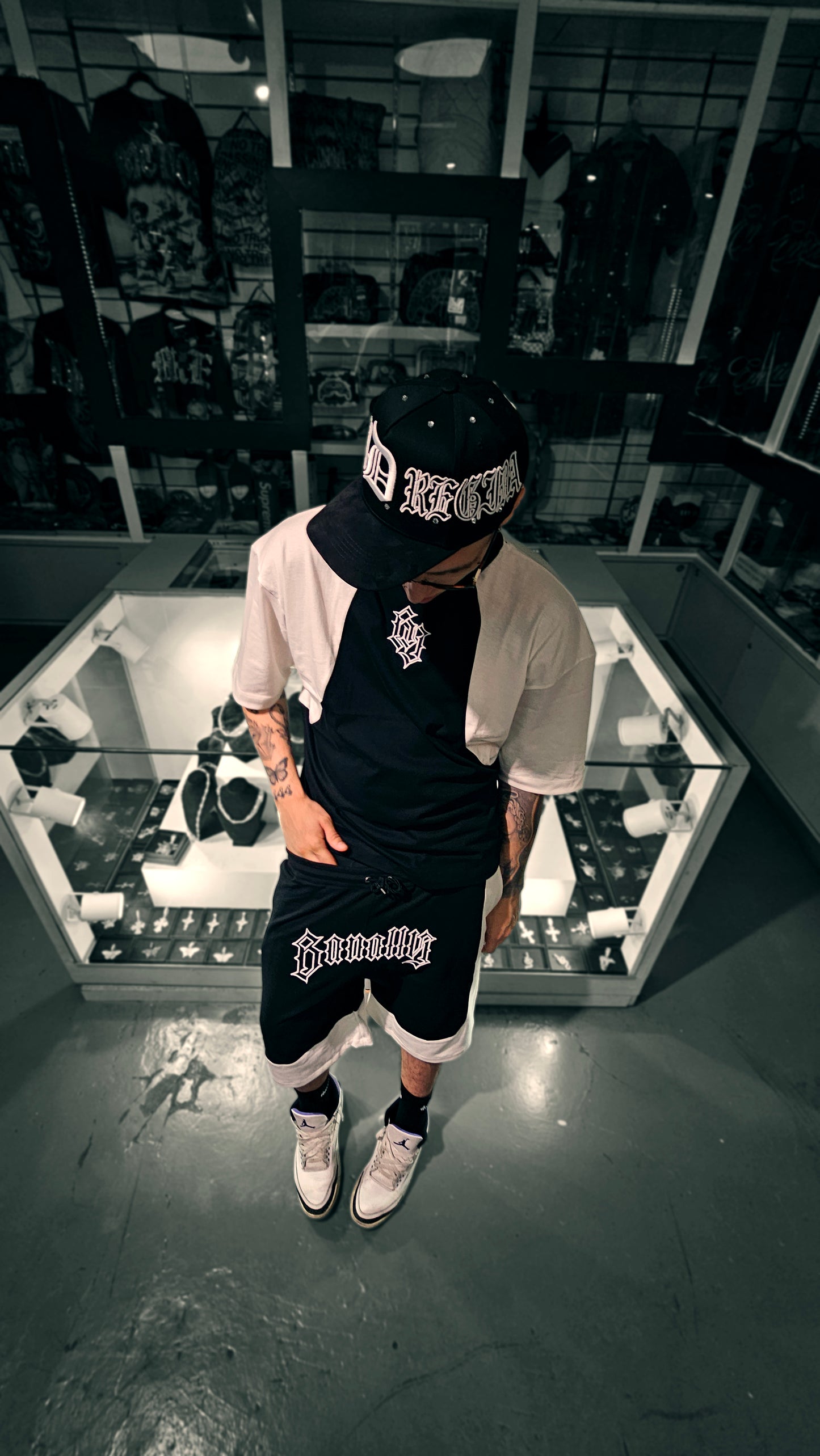 Remera BANALLY Combinada - Blanco y Negro