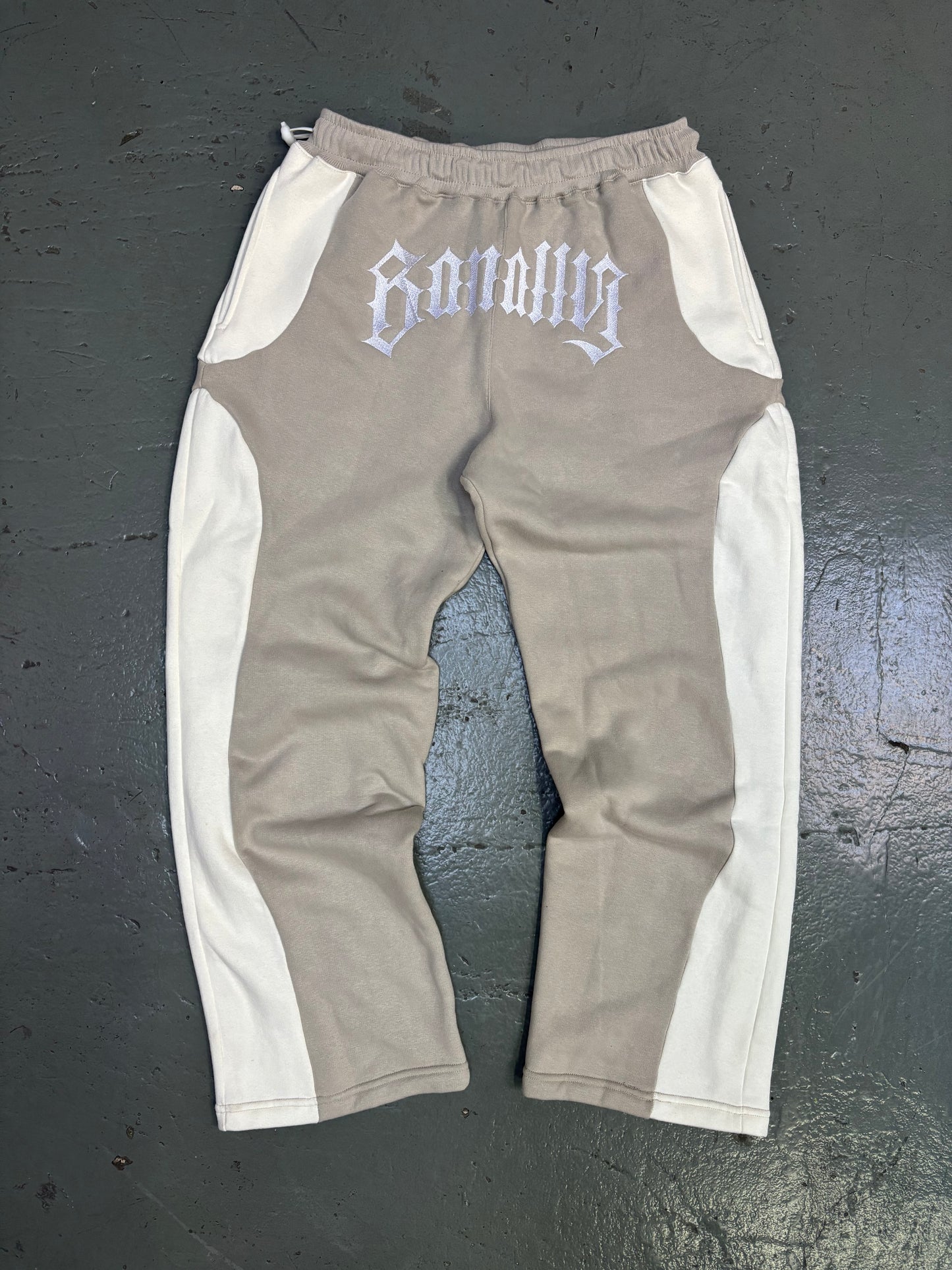 BANALLY ¨URBAN CLOUD¨ TRACKSUIT - LIGHT GOLD