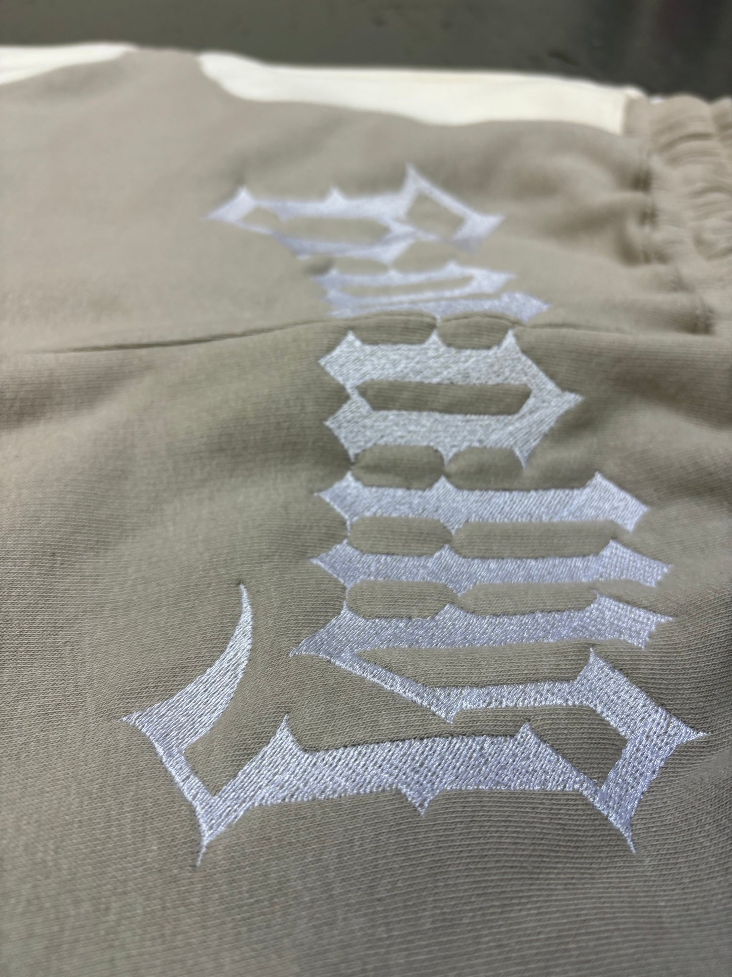 BANALLY ¨URBAN CLOUD¨ TRACKSUIT - LIGHT GOLD