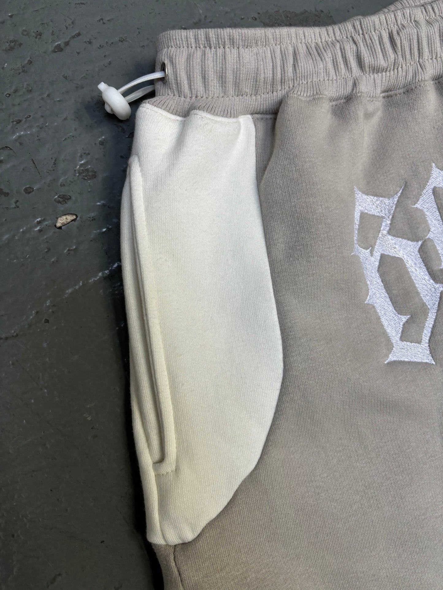 BANALLY ¨URBAN CLOUD¨ TRACKSUIT - LIGHT GOLD